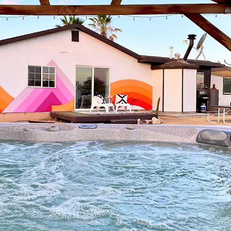 Twin Palms Desert Getaway - Jacuzzi, Fire Pit, Meditation Room & More Joshua Tree Extérieur photo