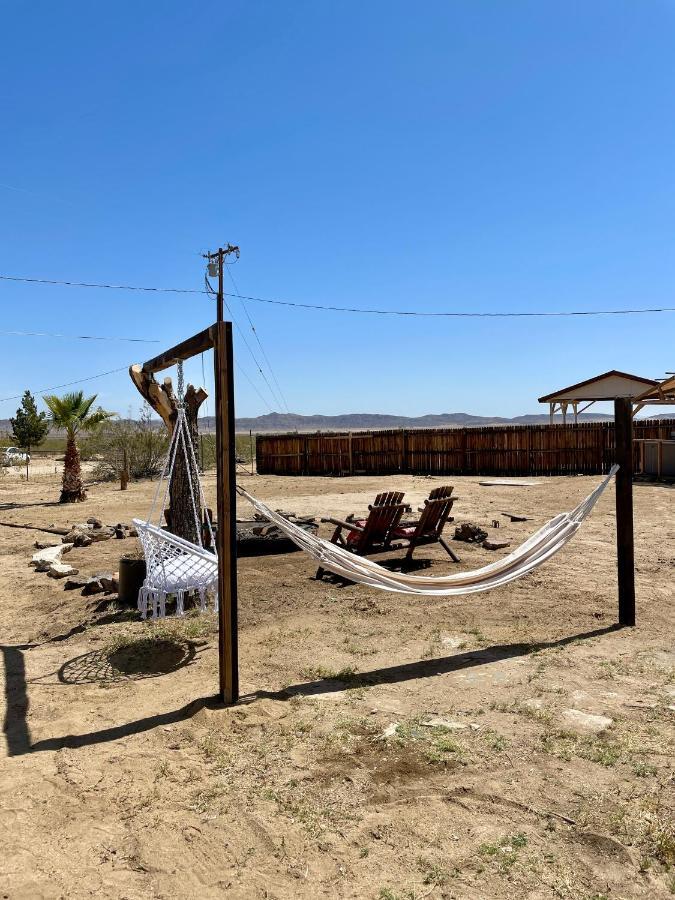Twin Palms Desert Getaway - Jacuzzi, Fire Pit, Meditation Room & More Joshua Tree Extérieur photo