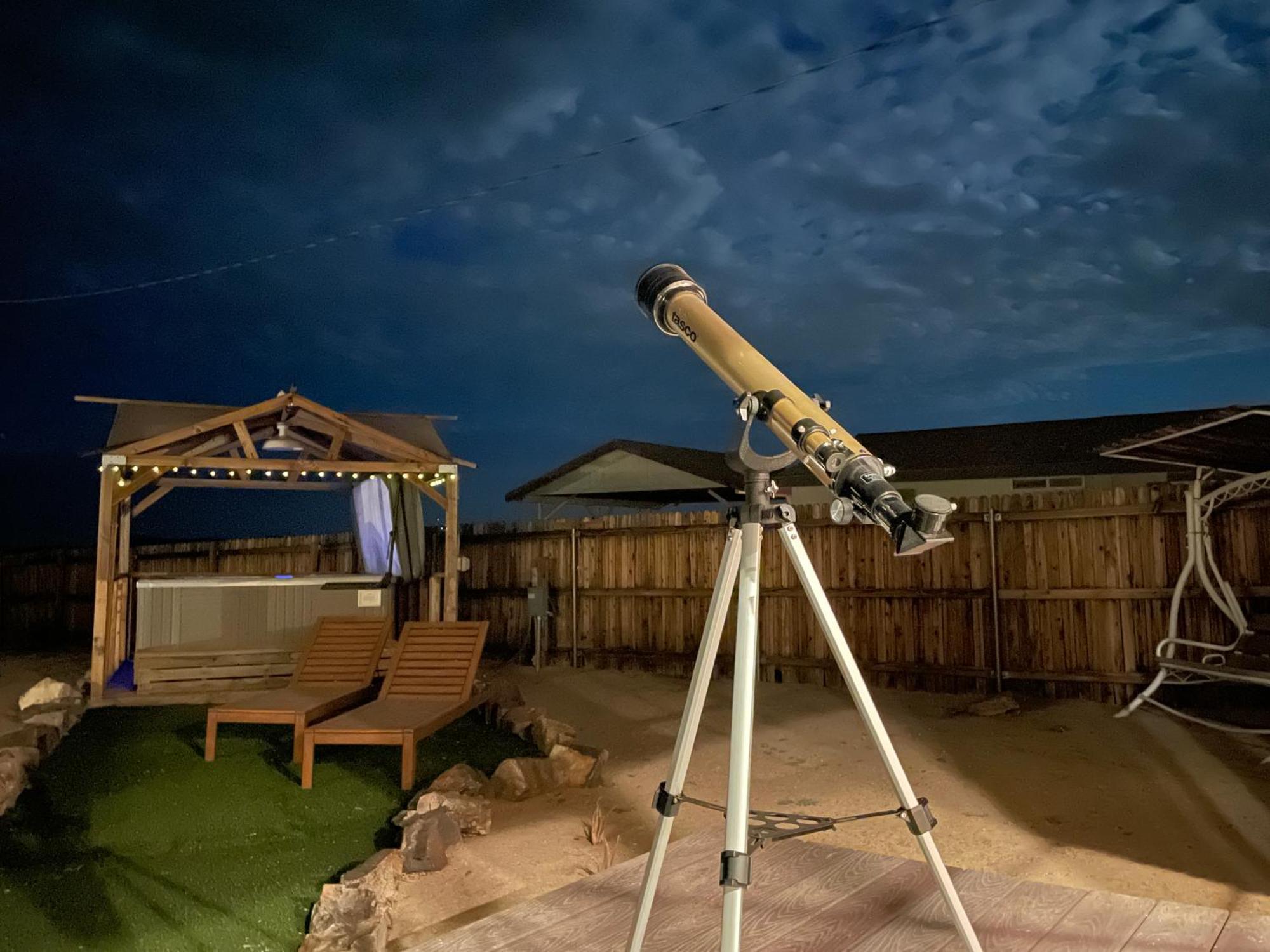 Twin Palms Desert Getaway - Jacuzzi, Fire Pit, Meditation Room & More Joshua Tree Extérieur photo