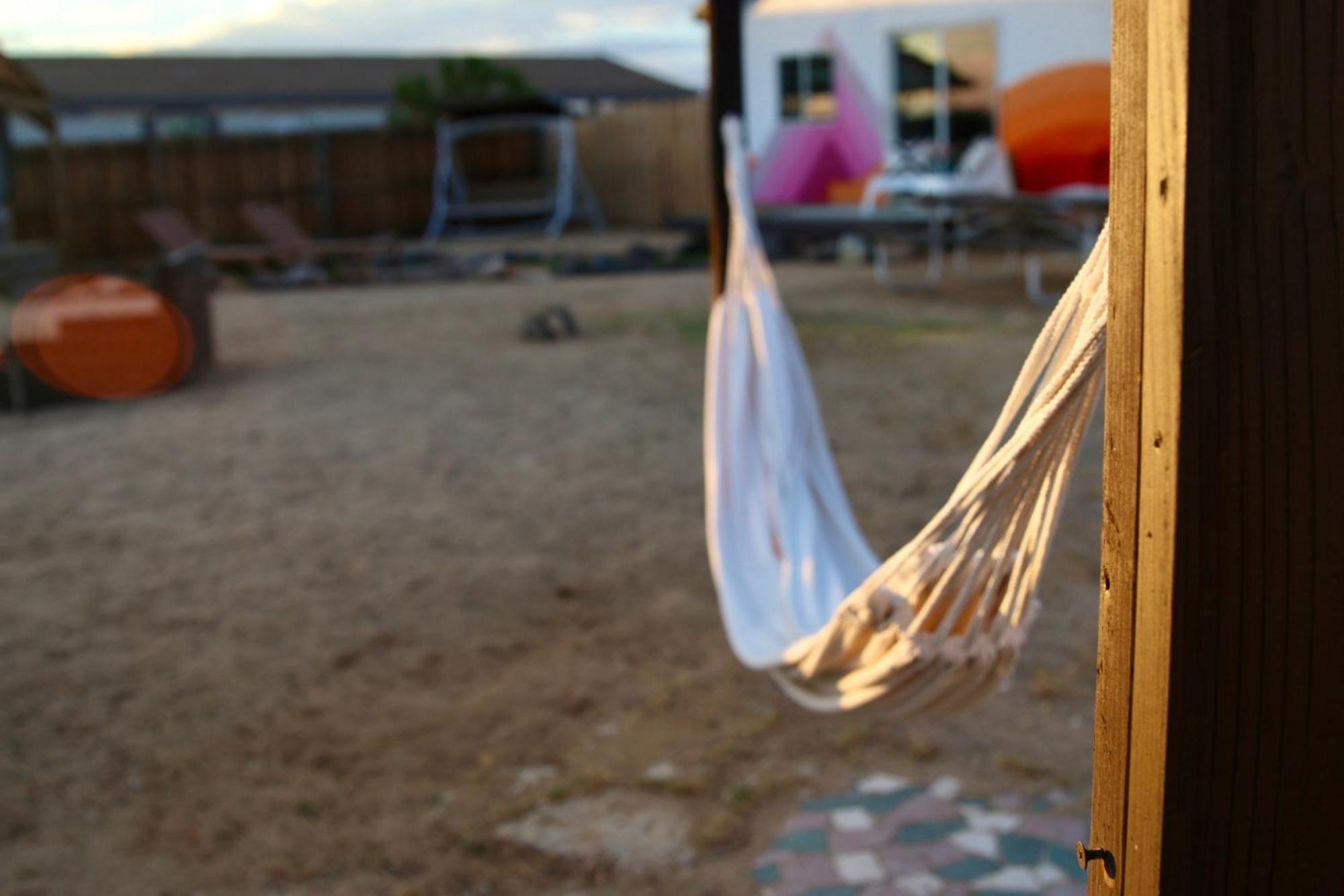 Twin Palms Desert Getaway - Jacuzzi, Fire Pit, Meditation Room & More Joshua Tree Extérieur photo