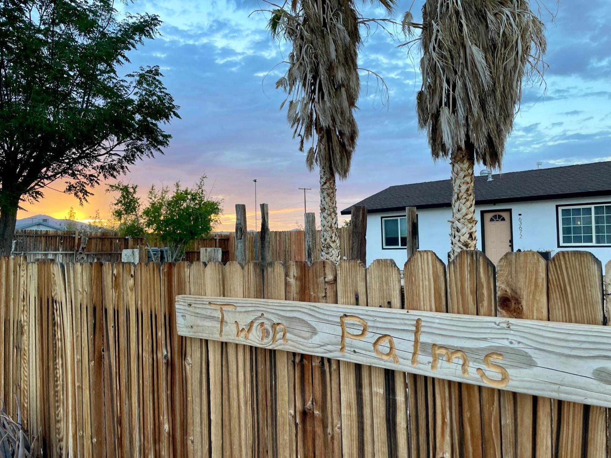 Twin Palms Desert Getaway - Jacuzzi, Fire Pit, Meditation Room & More Joshua Tree Extérieur photo